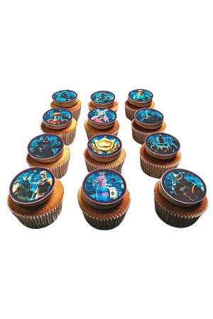 Exclusieve Fortnite verjaardagscupcakes afgewerkt met eetbare printschijfjes van bekende game karakters, skins, de buitllama en Victory Royale symbolen, van The French Cake Company.