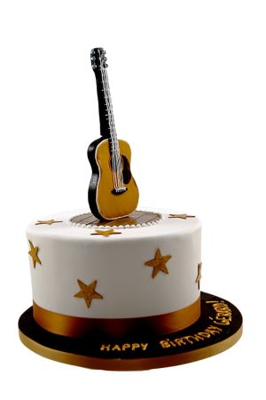 Gâteau d'anniversaire guitare acoustique classique avec étoiles dorées et effet parquet en sucre réalisé par The French Cake Company