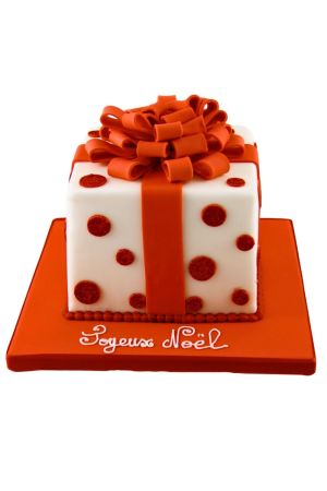 Gâteau de Noël déguisé en cadeau