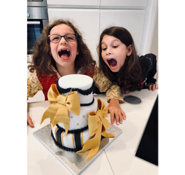 Delicious decorated and personalised birthday cakes to order online