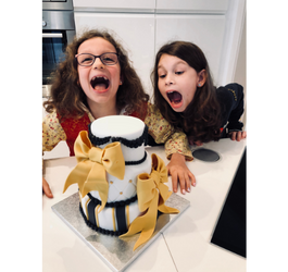 Delicious decorated and personalised birthday cakes to order online