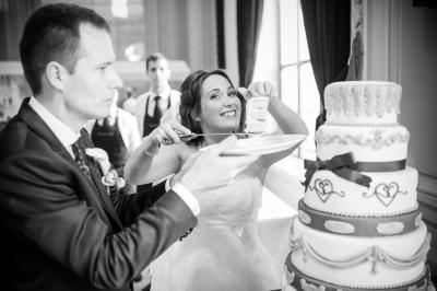 Il est temps de goûter nos délicieux gâteaux ! Organisez votre dégustation de gâteau de mariage avec The French Cake Company