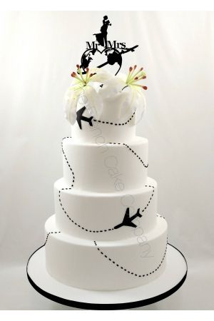 Travel and plane wedding cake