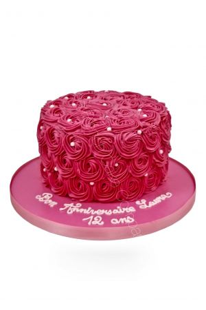 Fuchsia pink roses cake