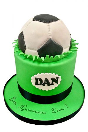 Football fan birthday cake