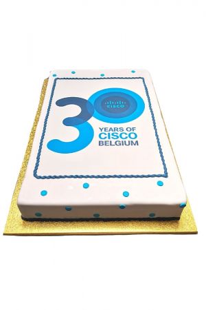 Grand gâteau avec logo imprimé