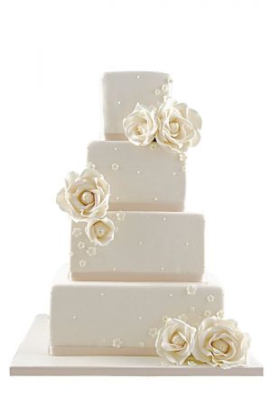 Romantic square wedding cake