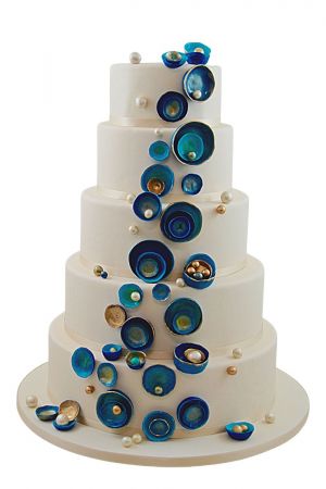 Travel theme wedding cake