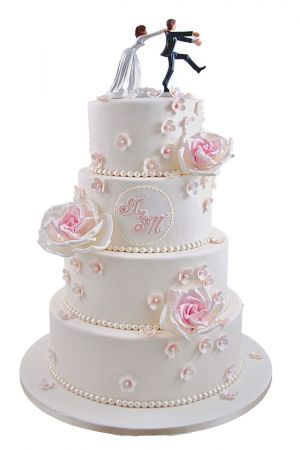 Pearls flowers initials wedding cake